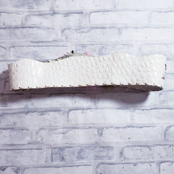 It's A Jungle | White Leather Vintage Belt - Picture 3 of 6